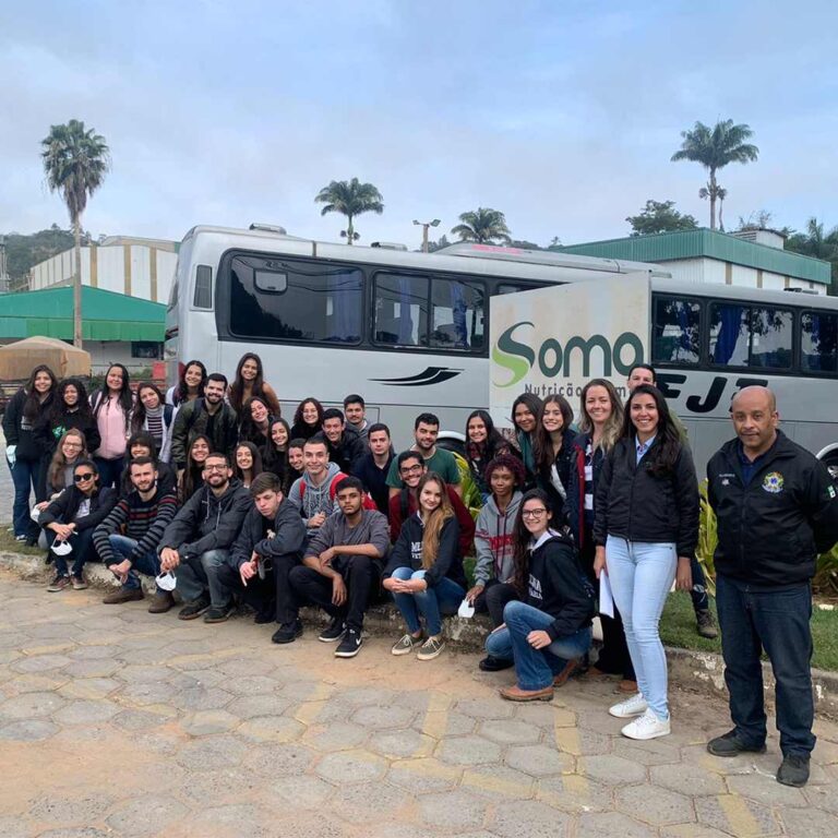 Soma encontro com estudantes universitários da região